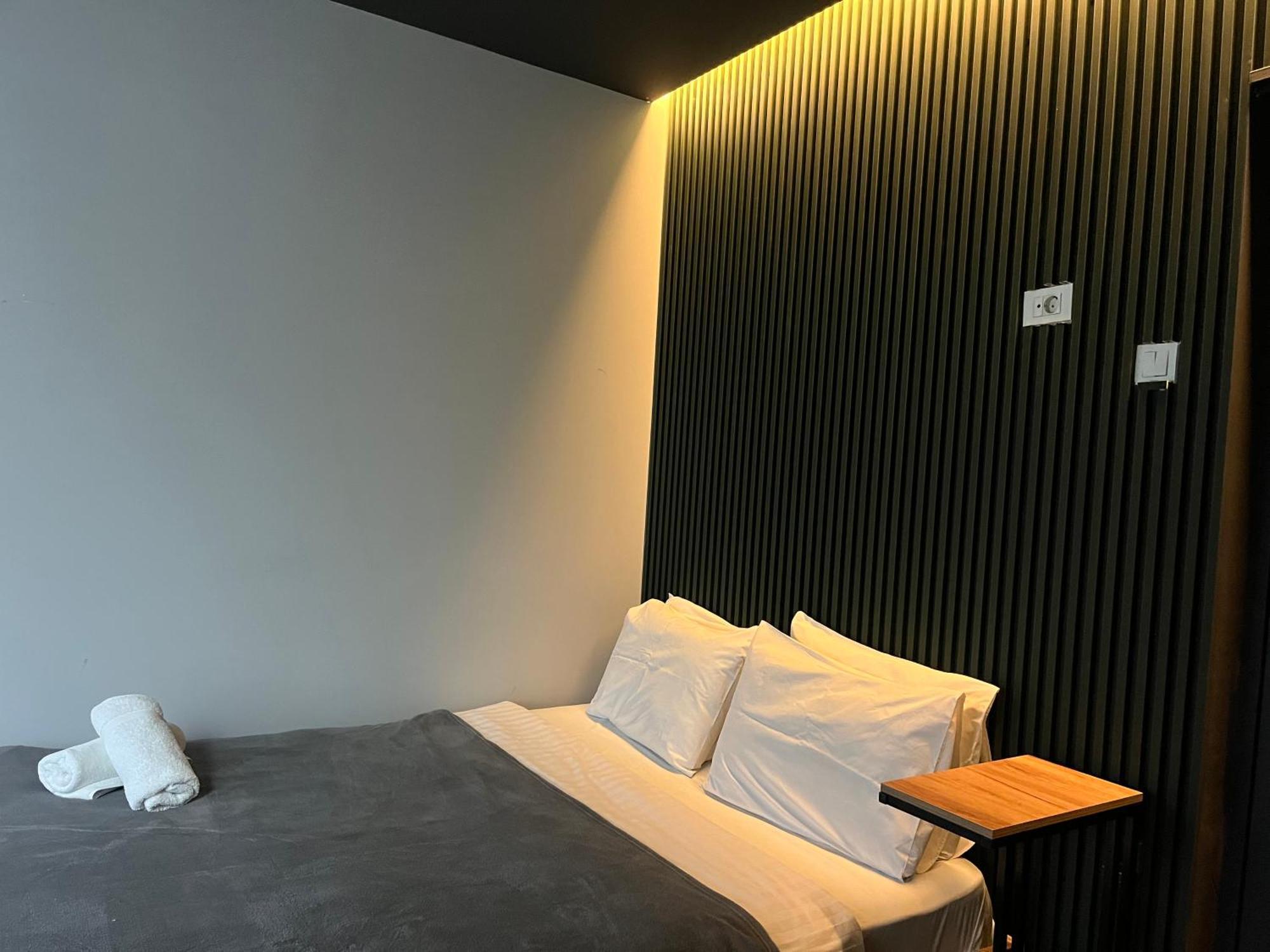 M - Square Private Rooms Skopie Habitación foto